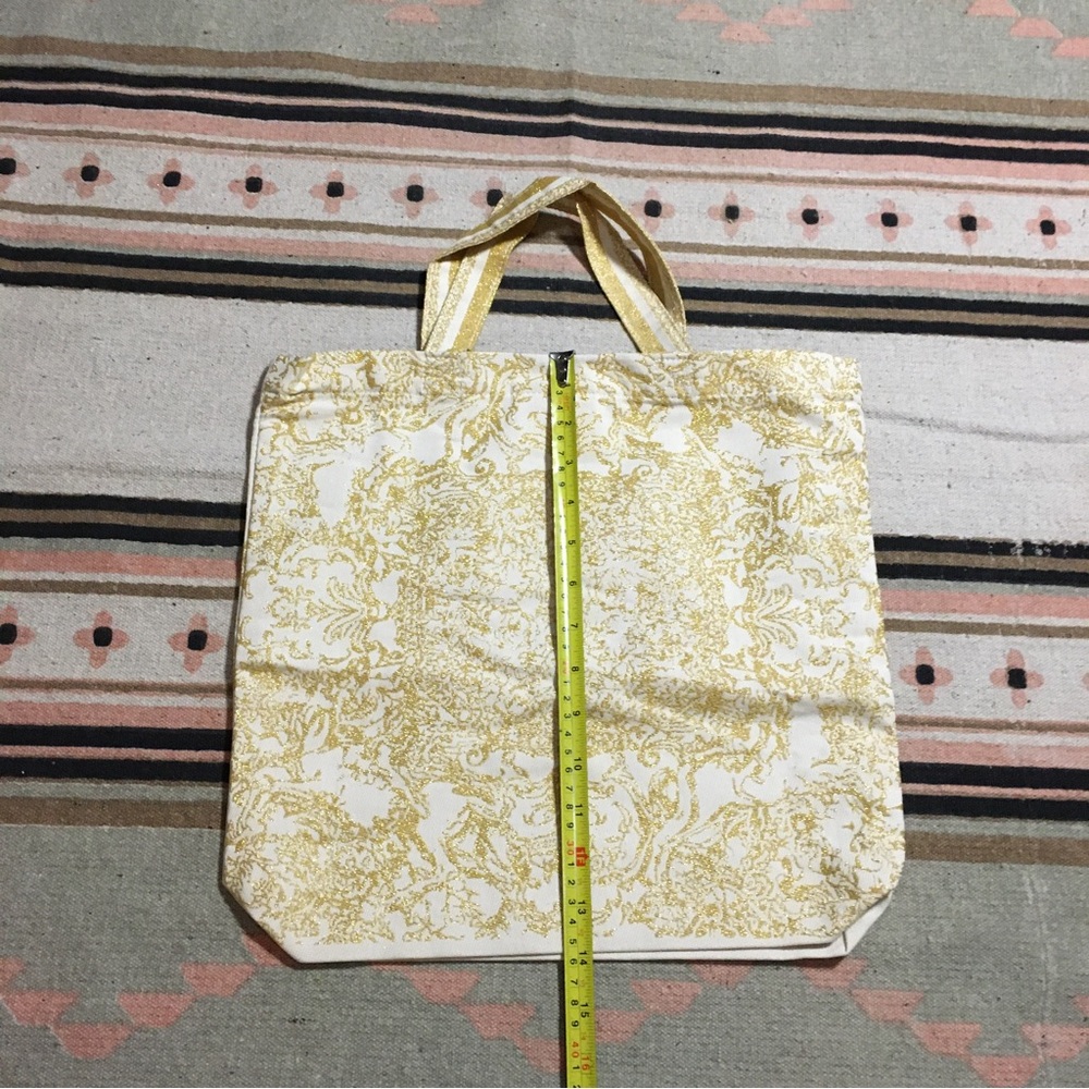 Christian Dior Gold on Beige Canvas tote bag - Picture 5 of 13